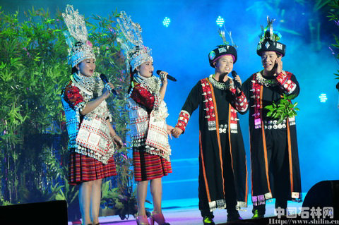 革东飞歌组合演唱《你似一朵花》