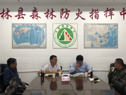 林县李云湖指挥长，夜间电台督查全县值班值守及今日公墓巡查检查情况