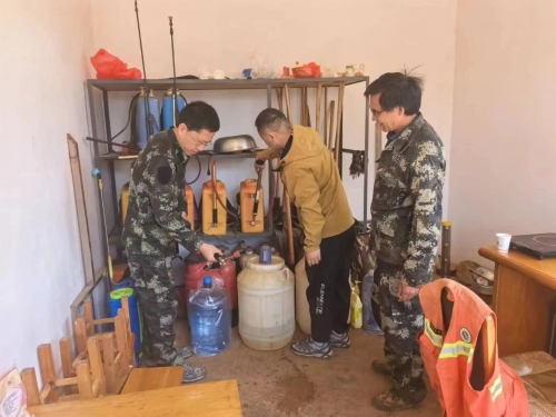 县级总督察、副总督察分别带队到各森林防火值守点进行督察