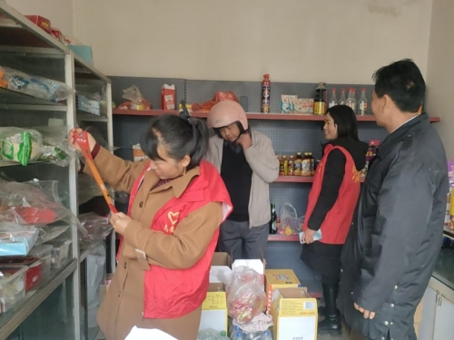 1月6日新宅村委会开展食品安全检查6人